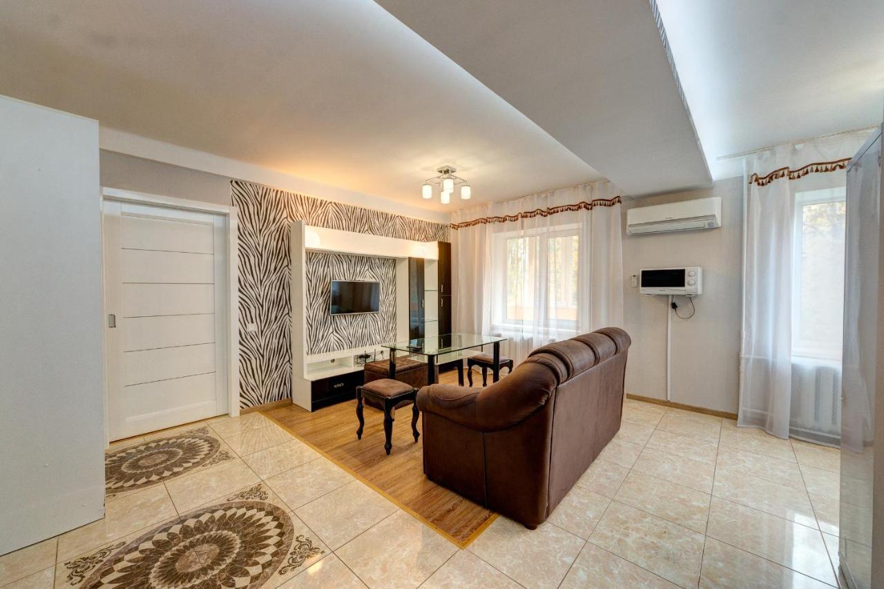 Excellent Apartment Druzhby Narodov Boulevard 3A. Lybedskaya Metro Station Kiev Ngoại thất bức ảnh