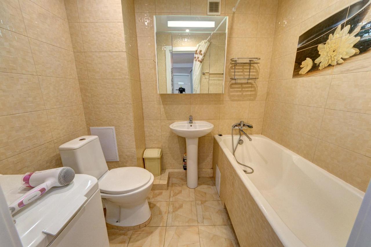 Excellent Apartment Druzhby Narodov Boulevard 3A. Lybedskaya Metro Station Kiev Ngoại thất bức ảnh