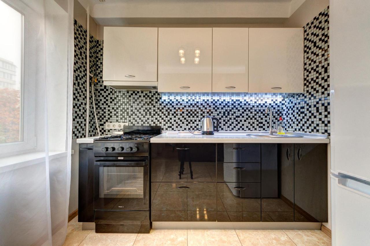 Excellent Apartment Druzhby Narodov Boulevard 3A. Lybedskaya Metro Station Kiev Ngoại thất bức ảnh