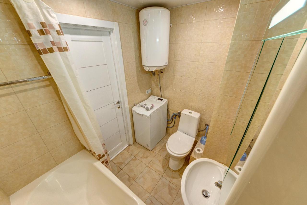 Excellent Apartment Druzhby Narodov Boulevard 3A. Lybedskaya Metro Station Kiev Ngoại thất bức ảnh